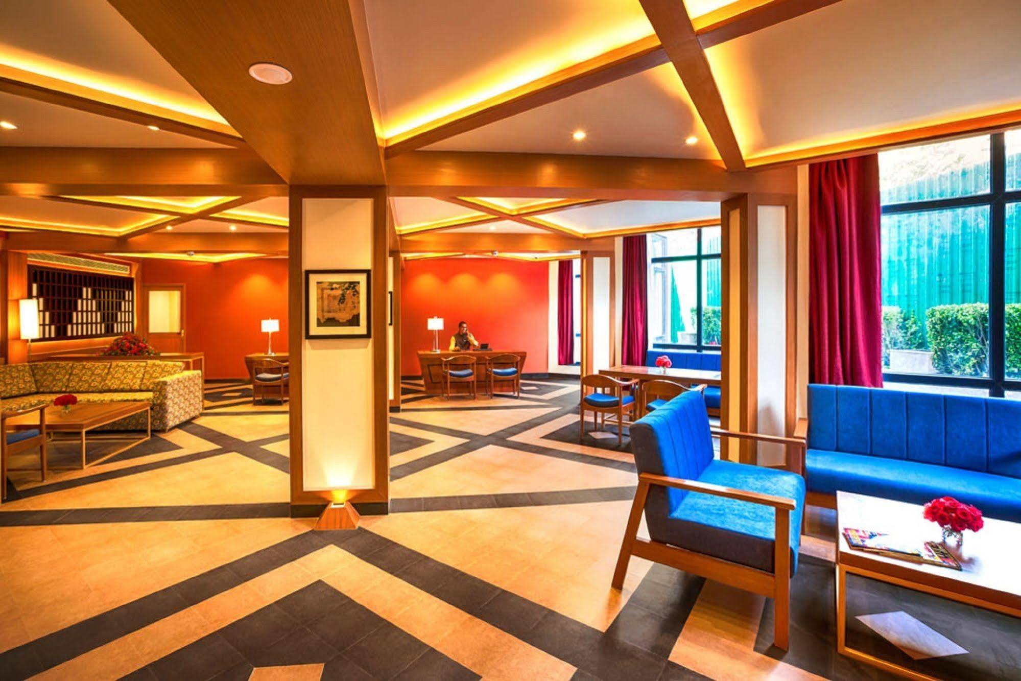 สเตอร์ลิง มานาลี Hotel มะนาลี ภายนอก รูปภาพ