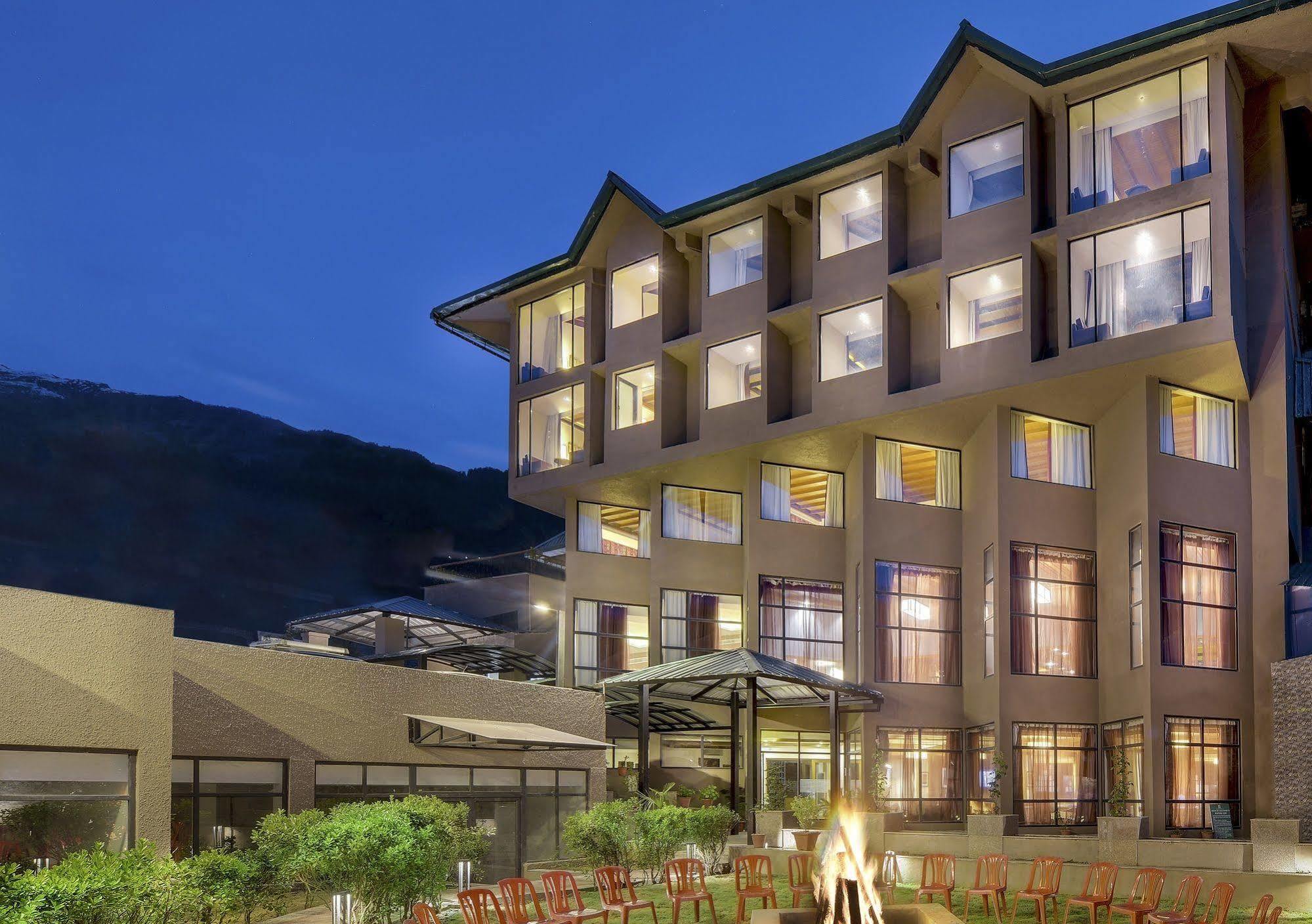 สเตอร์ลิง มานาลี Hotel มะนาลี ภายนอก รูปภาพ