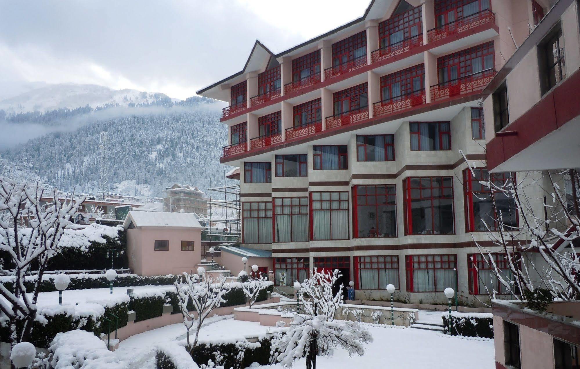 สเตอร์ลิง มานาลี Hotel มะนาลี ภายนอก รูปภาพ